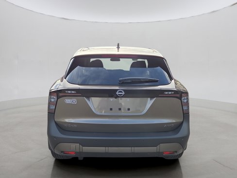 Used 2025 Nissan Kicks SV image 23