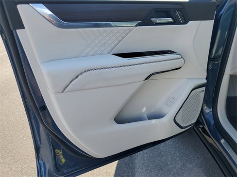 New 2026 GMC Acadia Denali w/ Super Cruise Package image 8