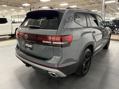 Used 2025 Volkswagen Atlas Peak Edition SE image 4