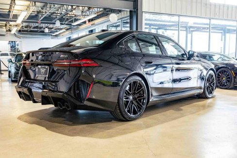 Used 2025 BMW M5 w/ Carbon Package image 5