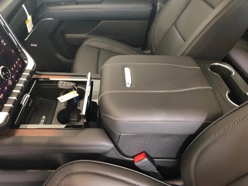 New 2025 GMC Yukon Denali w/ Sun & Power Step Package image 7