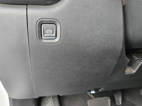 Used 2022 Chevrolet Silverado 1500 Custom image 16