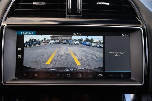 Used 2020 Jaguar F-PACE Prestige image 36