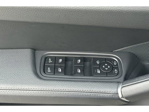 Used 2022 Porsche Cayenne image 12
