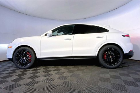 New 2025 Porsche Cayenne S image 2