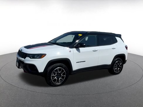 Used 2025 Jeep Compass Trailhawk image 7