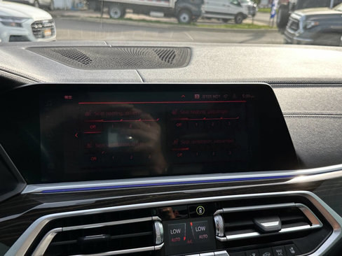 Used 2021 BMW X7 M50i image 39