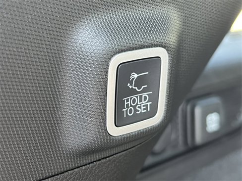 New 2025 Jeep Grand Cherokee Summit image 42