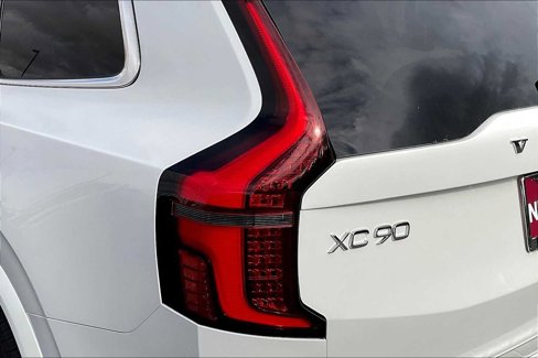 New 2026 Volvo XC90 B6 Plus w/ Protection Package Premier image 25