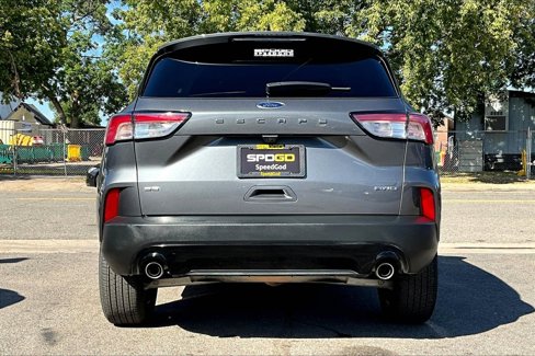 Used 2022 Ford Escape SE w/ SE Sport Appearance Package image 4