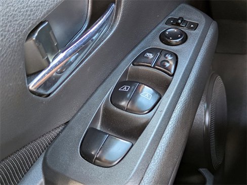 Used 2021 Nissan Kicks SV image 22