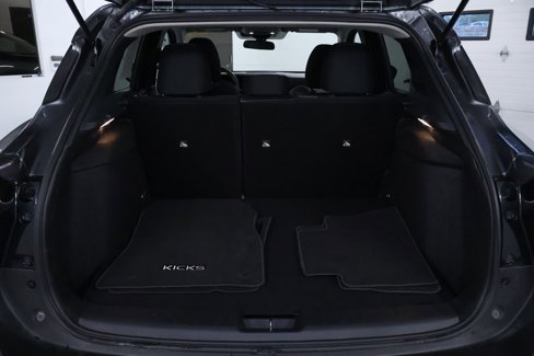Used 2025 Nissan Kicks SV image 16