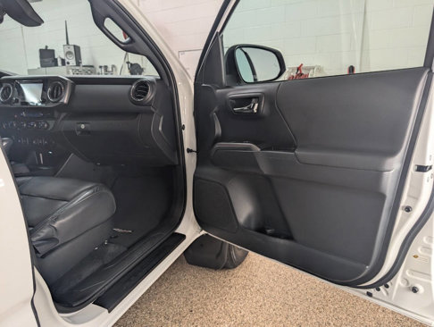 Used 2019 Toyota Tacoma TRD Sport image 17