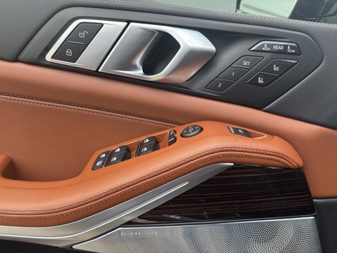 New 2026 BMW X7 M60i image 19
