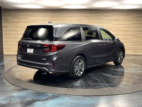 Used 2025 Honda Odyssey Touring image 16