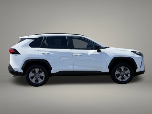 Used 2024 Toyota RAV4 LE image 6