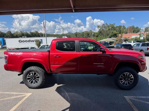 Used 2022 Toyota Tacoma SR5 image 3