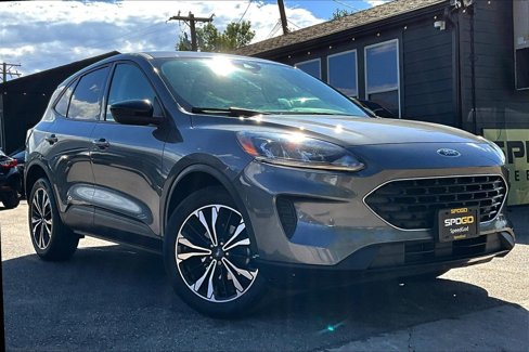 Used 2022 Ford Escape SE w/ SE Sport Appearance Package image 11