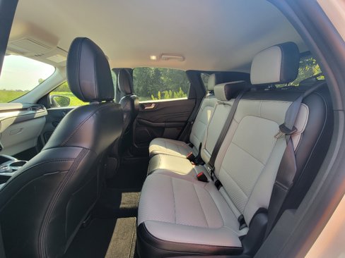 New 2025 Ford Escape SE image 31