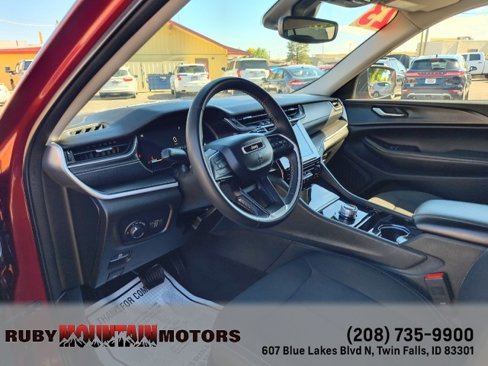 Used 2023 Jeep Grand Cherokee L Laredo image 14