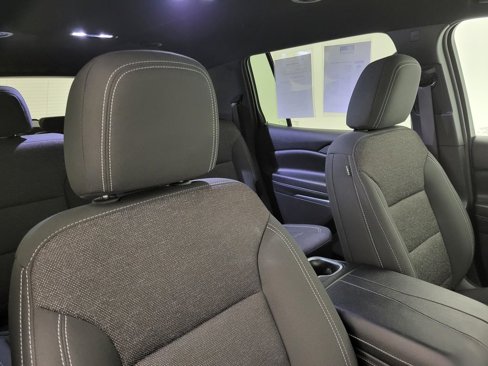 Certified 2025 Chevrolet Traverse LT image 36