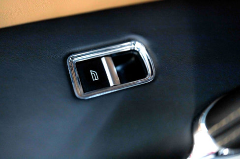 Used 2018 Bentley Bentayga image 65