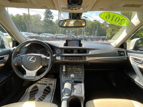 Used 2016 Lexus CT 200h image 17