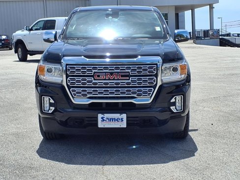 Used 2021 GMC Canyon Denali image 2