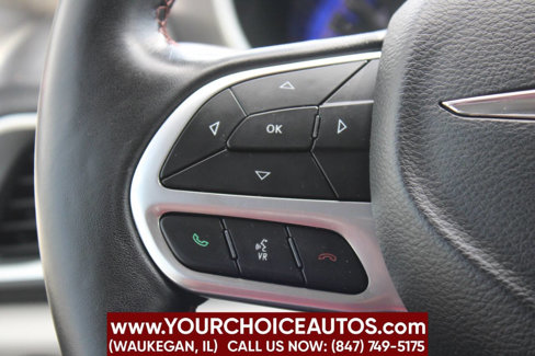 Used 2020 Chrysler Pacifica Touring-L image 27