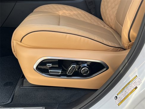 New 2025 Jeep Grand Cherokee Summit image 10