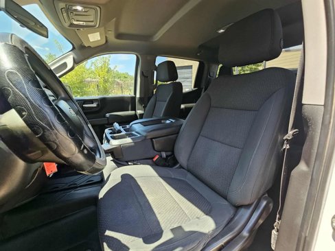 Used 2020 Chevrolet Silverado 1500 Custom w/ Custom Value Package image 11