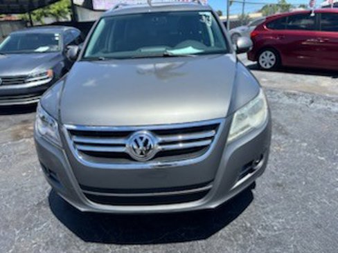 Used 2011 Volkswagen Tiguan SE image 5