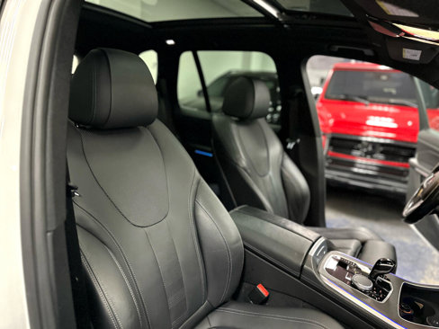 Used 2022 BMW X5 xDrive40i w/ M Sport Package image 33