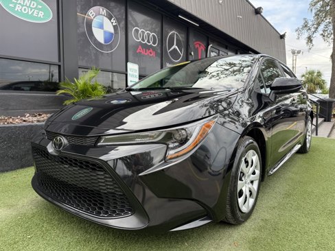 Used 2022 Toyota Corolla LE image 1