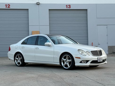 Used 2009 Mercedes-Benz E 350 Sedan image 4