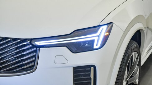 Certified 2025 Volvo XC90 T8 Plus w/ Protection Package Premier image 9