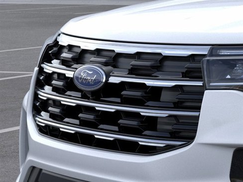 Used 2025 Ford Explorer Active w/ Active Comfort Package image 17