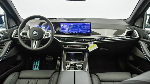 New 2026 BMW X7 M60i image 17