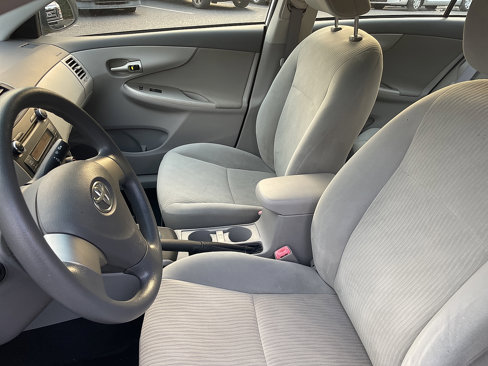 Used 2010 Toyota Corolla LE image 31
