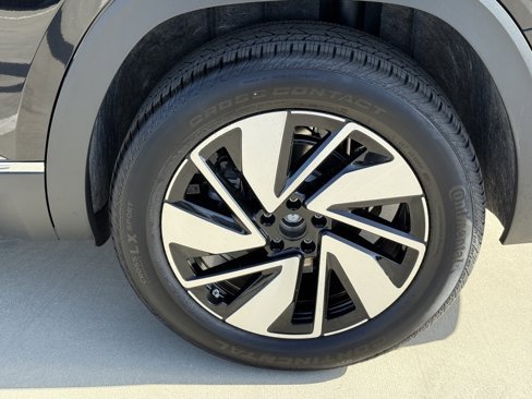 New 2025 Volkswagen Atlas SEL image 14