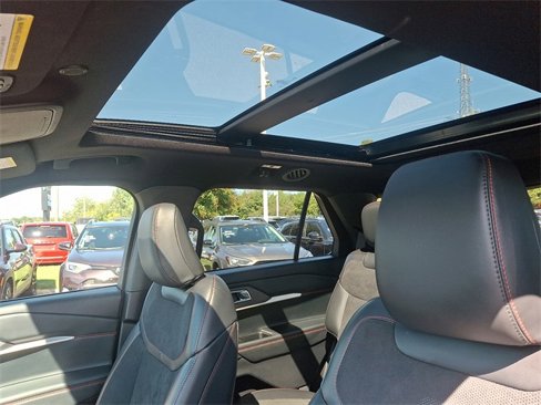 Used 2025 Ford Explorer ST w/ Sun And Sound Package image 15