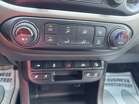 Used 2017 Chevrolet Colorado Z71 image 29