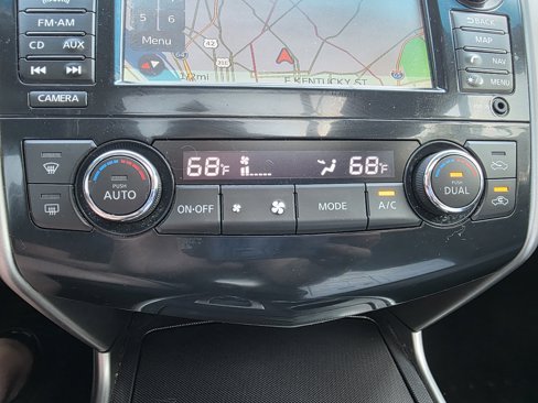 Used 2013 Nissan Altima 2.5 SL w/ Technology Pkg image 22