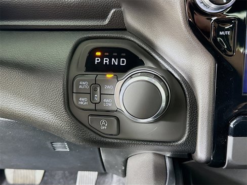 New 2026 RAM 1500 4x4 Crew Cab image 19