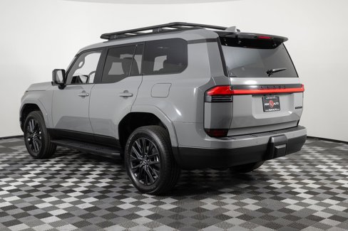 Used 2025 Lexus GX 550 image 4