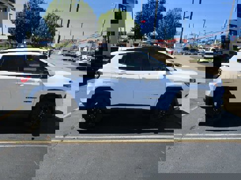 New 2026 Jeep Compass Latitude image 7