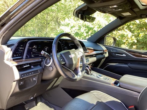 Used 2021 Cadillac Escalade Premium Luxury image 19