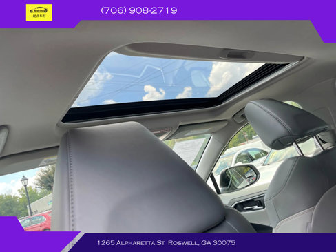 Used 2022 Toyota RAV4 XLE Premium image 12