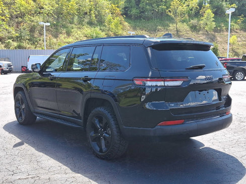 Used 2023 Jeep Grand Cherokee L Limited w/ Black Appearance Package image 4