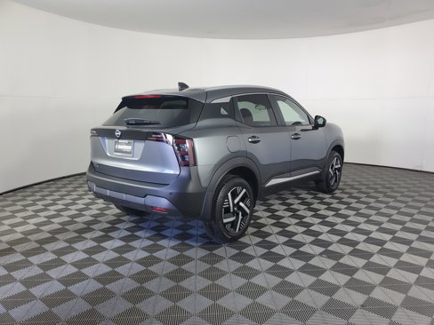 New 2026 Nissan Kicks SV image 4